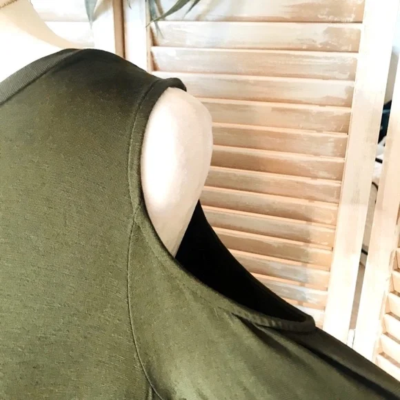 🔥ONE LEFT🔥  COLD SHOULDER DRESS, LONG SLEEVES, STRETCHY, POCKETS - Picture 3 of 4